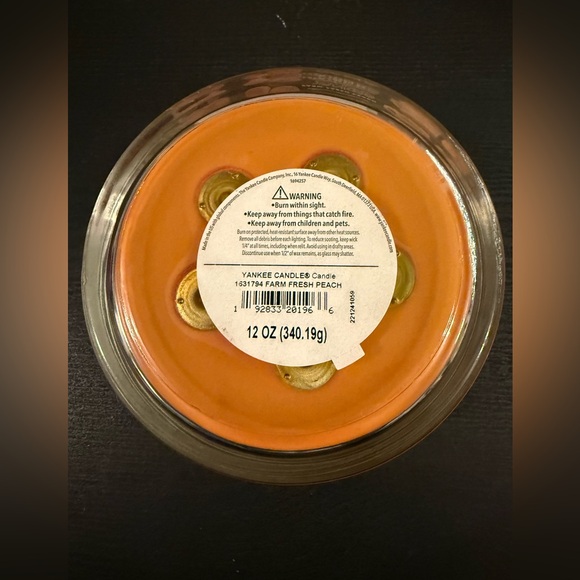 Yankee Candle Farm Fresh Peach Jar Candle, 12 ounce, NEW - Picture 3 of 4